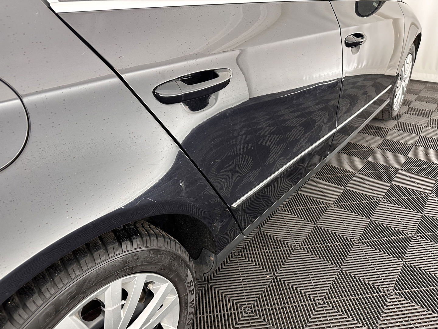 Volkswagen Passat 2.0 FSI Highline Aut. *NAVI-FULLMAP | LEATHER-ALCANTARA | SPORT-SEATS | ECC | HEATED-SEATS | PDC | CRUISE*