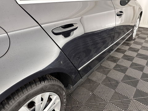 Volkswagen Passat 2.0 FSI Highline Aut. *NAVI-FULLMAP | LEATHER-ALCANTARA | SPORT-SEATS | ECC | HEATED-SEATS | PDC | CRUISE*