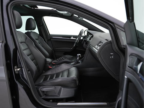 Volkswagen Golf 1.4 TSI GTE Executive-Plus-Pack Aut. *PANO | FULL-LEATHER | ADAPTIVE-CRUISE | FULL-LED | KEYLESS | CAMERA | NAVI-FULLMAP | ECC | PDC | TOWBAR | SHIFT-PADDLES | SPORT-SEATS | 18''ALU*