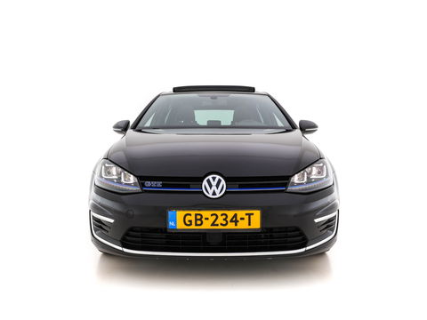 Volkswagen Golf 1.4 TSI GTE Executive-Plus-Pack Aut. *PANO | FULL-LEATHER | ADAPTIVE-CRUISE | FULL-LED | KEYLESS | CAMERA | NAVI-FULLMAP | ECC | PDC | TOWBAR | SHIFT-PADDLES | SPORT-SEATS | 18''ALU*