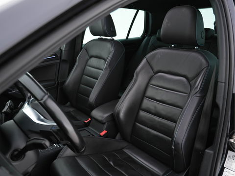 Volkswagen Golf 1.4 TSI GTE Executive-Plus-Pack Aut. *PANO | FULL-LEATHER | ADAPTIVE-CRUISE | FULL-LED | KEYLESS | CAMERA | NAVI-FULLMAP | ECC | PDC | TOWBAR | SHIFT-PADDLES | SPORT-SEATS | 18''ALU*