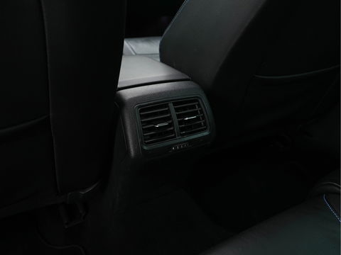 Volkswagen Golf 1.4 TSI GTE Executive-Plus-Pack Aut. *PANO | FULL-LEATHER | ADAPTIVE-CRUISE | FULL-LED | KEYLESS | CAMERA | NAVI-FULLMAP | ECC | PDC | TOWBAR | SHIFT-PADDLES | SPORT-SEATS | 18''ALU*