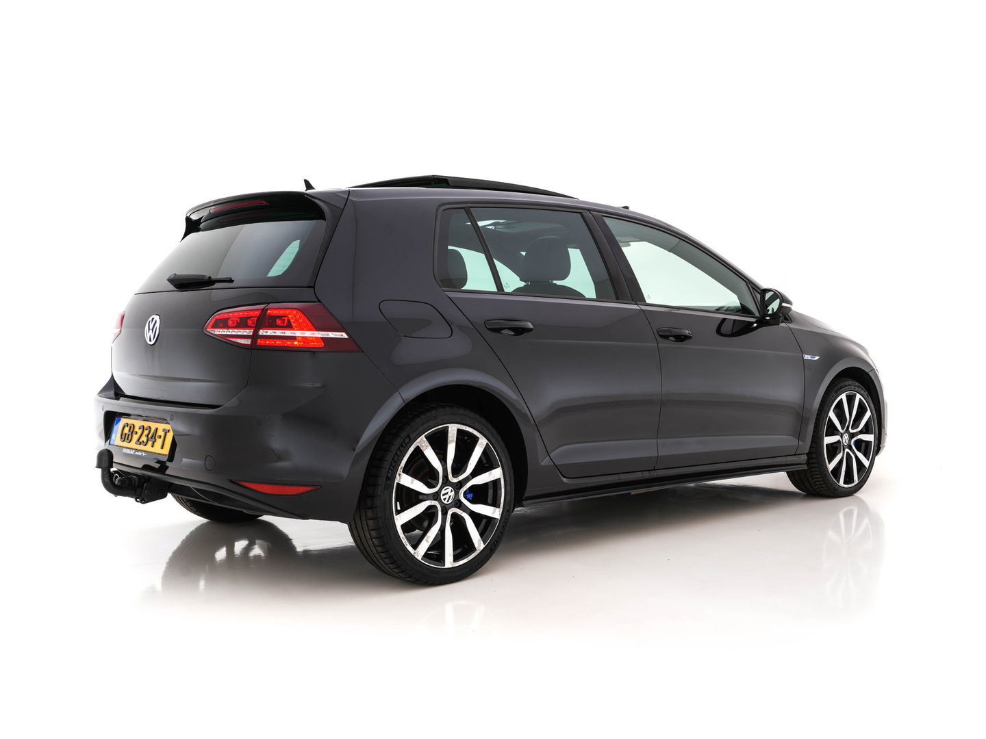 Volkswagen Golf 1.4 TSI GTE Executive-Plus-Pack Aut. *PANO | FULL-LEATHER | ADAPTIVE-CRUISE | FULL-LED | KEYLESS | CAMERA | NAVI-FULLMAP | ECC | PDC | TOWBAR | SHIFT-PADDLES | SPORT-SEATS | 18''ALU*