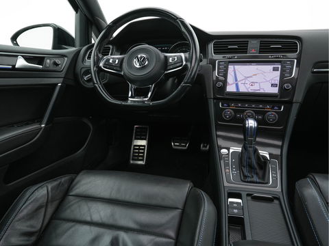 Volkswagen Golf 1.4 TSI GTE Executive-Plus-Pack Aut. *PANO | FULL-LEATHER | ADAPTIVE-CRUISE | FULL-LED | KEYLESS | CAMERA | NAVI-FULLMAP | ECC | PDC | TOWBAR | SHIFT-PADDLES | SPORT-SEATS | 18''ALU*