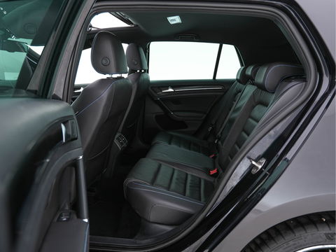 Volkswagen Golf 1.4 TSI GTE Executive-Plus-Pack Aut. *PANO | FULL-LEATHER | ADAPTIVE-CRUISE | FULL-LED | KEYLESS | CAMERA | NAVI-FULLMAP | ECC | PDC | TOWBAR | SHIFT-PADDLES | SPORT-SEATS | 18''ALU*