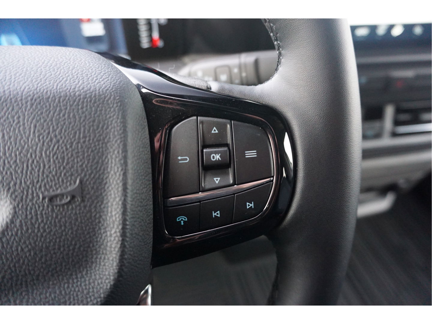 Ford Transit Custom 300L 170PK DC Limited AUT BPM VRIJ!! Navi, ACC, 360° Cam, 16" LM!! NR. 779