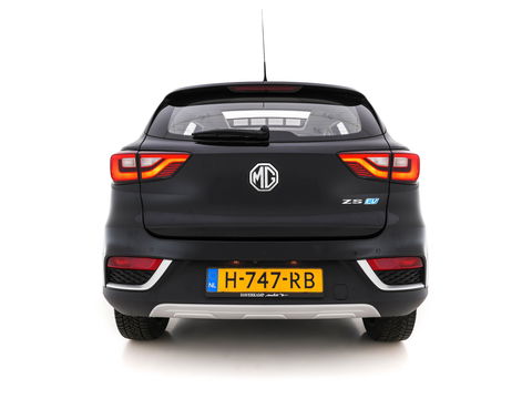 MG ZS EV Luxury 45 kWh (INCL-BTW) *PANO | FULL-LEATHER | CCS-FASTLOADER | KEYLESS | NAVI-FULLMAP | ADAPTIVE-CRUISE | CAMERA | APP-CONNECT | DAB | LANE-ASSIST | SPORT-SEATS | 17"ALU*