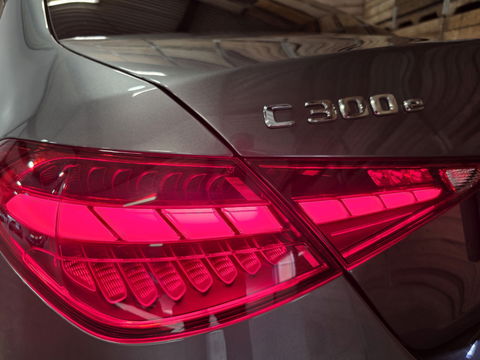 Mercedes-Benz C-Klasse 300 e AMG Line PHEV Leder LED Camera Sfeer Navi Trekhaak LM