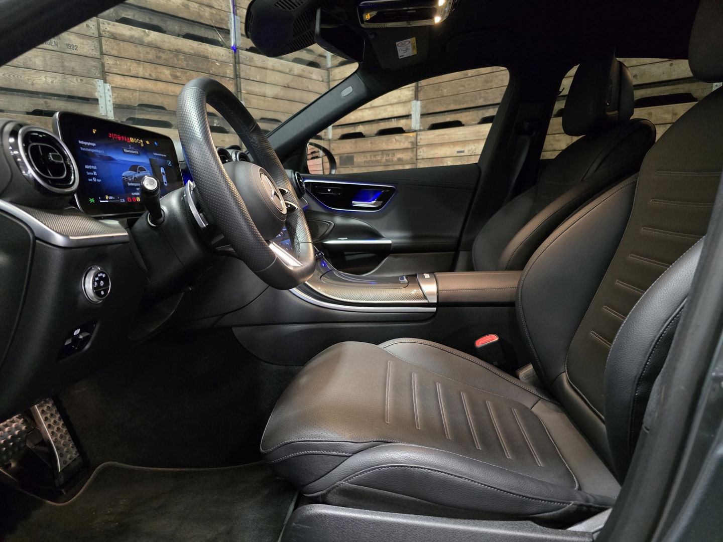 Mercedes-Benz C-Klasse 300 e AMG Line PHEV Leder LED Camera Sfeer Navi Trekhaak LM