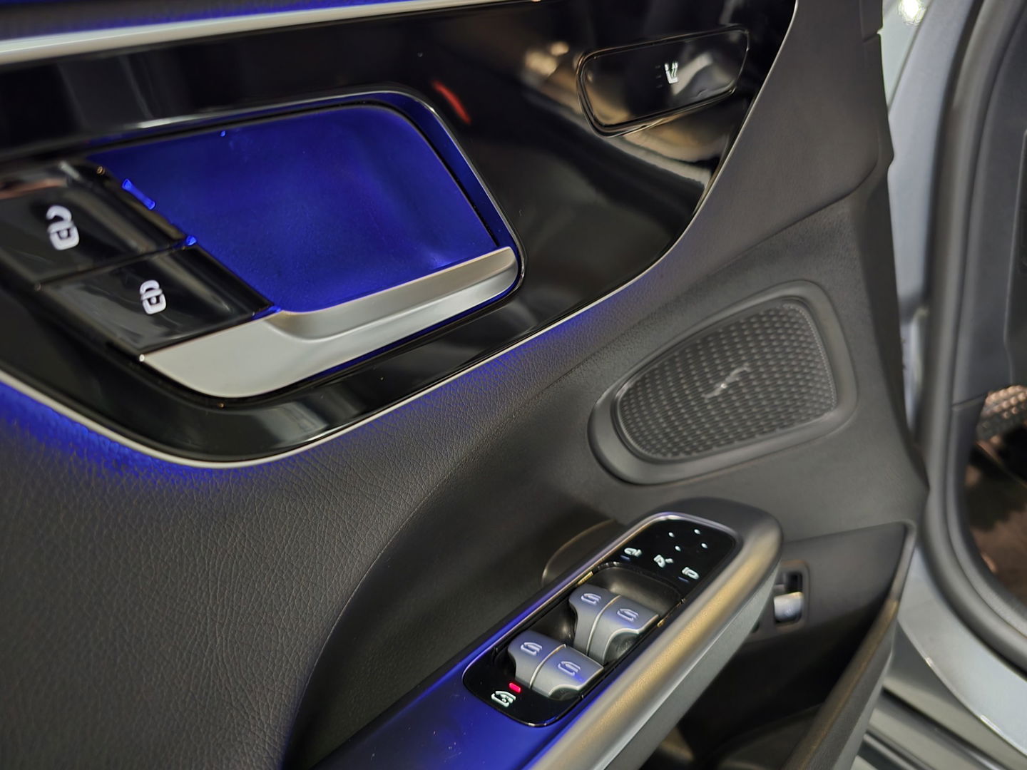 Mercedes-Benz C-Klasse 300 e AMG Line PHEV Leder LED Camera Sfeer Navi Trekhaak LM