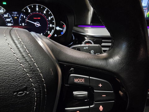 BMW 5 Serie Touring 520i High Executive Leder Pano Led HUD Memory M sport 19"LM