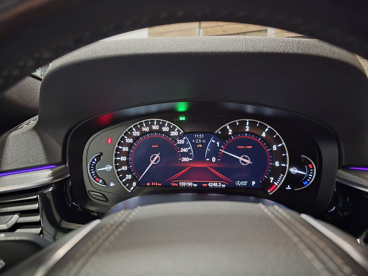 BMW 5 Serie Touring 520i High Executive Leder Pano Led HUD Memory M sport 19"LM