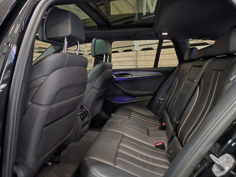 BMW 5 Serie Touring 520i High Executive Leder Pano Led HUD Memory M sport 19"LM