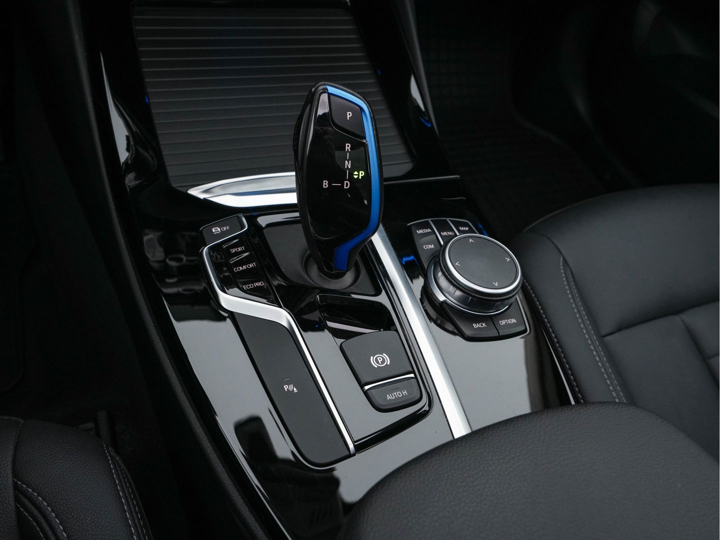 BMW iX3 Executive 80 kWh [ 3-Fase ] (INCL-BTW) *PANO | FULL-LED | ADAPTIVE-CRUISE | VERNASCA-FULL-LEATHER | NAVI-FULLMAP | DIGI-COCKPIT | BLIND-SPOT | MEMORY-PACK | CAMERA | AMBIENT-LIGHT | DAB+ | SPORTSEATS | 19''ALU*