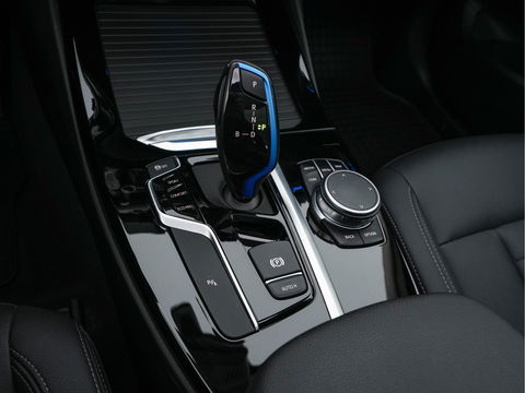 BMW iX3 Executive 80 kWh [ 3-Fase ] (INCL-BTW) *PANO | FULL-LED | ADAPTIVE-CRUISE | VERNASCA-FULL-LEATHER | NAVI-FULLMAP | DIGI-COCKPIT | BLIND-SPOT | MEMORY-PACK | CAMERA | AMBIENT-LIGHT | DAB+ | SPORTSEATS | 19''ALU*