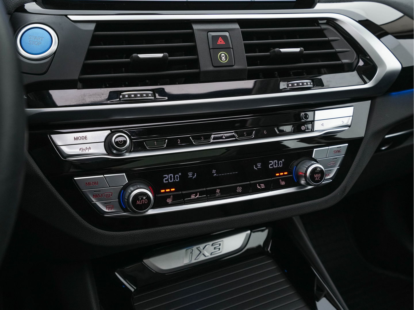 BMW iX3 Executive 80 kWh [ 3-Fase ] (INCL-BTW) *PANO | FULL-LED | ADAPTIVE-CRUISE | VERNASCA-FULL-LEATHER | NAVI-FULLMAP | DIGI-COCKPIT | BLIND-SPOT | MEMORY-PACK | CAMERA | AMBIENT-LIGHT | DAB+ | SPORTSEATS | 19''ALU*