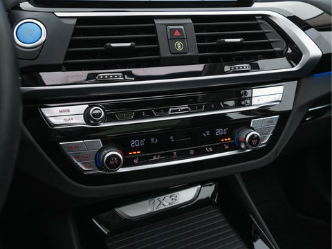 BMW iX3 Executive 80 kWh [ 3-Fase ] (INCL-BTW) *PANO | FULL-LED | ADAPTIVE-CRUISE | VERNASCA-FULL-LEATHER | NAVI-FULLMAP | DIGI-COCKPIT | BLIND-SPOT | MEMORY-PACK | CAMERA | AMBIENT-LIGHT | DAB+ | SPORTSEATS | 19''ALU*