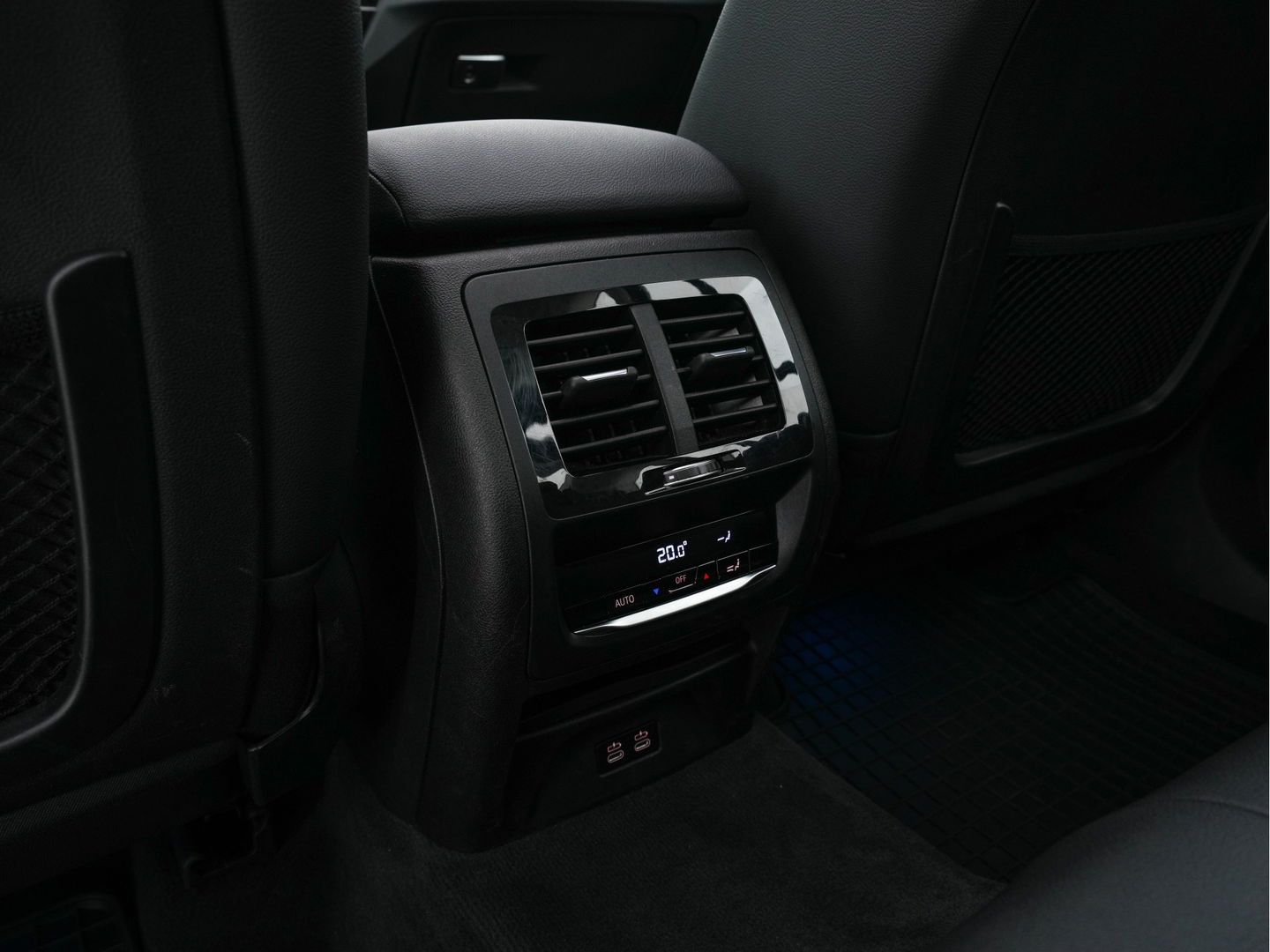 BMW iX3 Executive 80 kWh [ 3-Fase ] (INCL-BTW) *PANO | FULL-LED | ADAPTIVE-CRUISE | VERNASCA-FULL-LEATHER | NAVI-FULLMAP | DIGI-COCKPIT | BLIND-SPOT | MEMORY-PACK | CAMERA | AMBIENT-LIGHT | DAB+ | SPORTSEATS | 19''ALU*