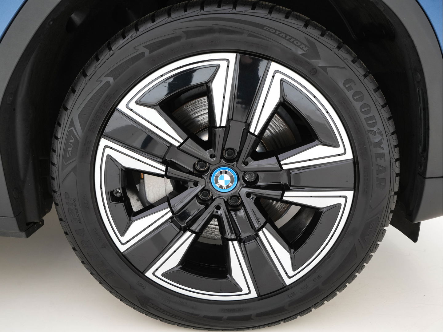 BMW iX3 Executive 80 kWh [ 3-Fase ] (INCL-BTW) *PANO | FULL-LED | ADAPTIVE-CRUISE | VERNASCA-FULL-LEATHER | NAVI-FULLMAP | DIGI-COCKPIT | BLIND-SPOT | MEMORY-PACK | CAMERA | AMBIENT-LIGHT | DAB+ | SPORTSEATS | 19''ALU*