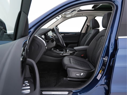 BMW iX3 Executive 80 kWh [ 3-Fase ] (INCL-BTW) *PANO | FULL-LED | ADAPTIVE-CRUISE | VERNASCA-FULL-LEATHER | NAVI-FULLMAP | DIGI-COCKPIT | BLIND-SPOT | MEMORY-PACK | CAMERA | AMBIENT-LIGHT | DAB+ | SPORTSEATS | 19''ALU*