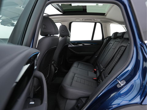 BMW iX3 Executive 80 kWh [ 3-Fase ] (INCL-BTW) *PANO | FULL-LED | ADAPTIVE-CRUISE | VERNASCA-FULL-LEATHER | NAVI-FULLMAP | DIGI-COCKPIT | BLIND-SPOT | MEMORY-PACK | CAMERA | AMBIENT-LIGHT | DAB+ | SPORTSEATS | 19''ALU*