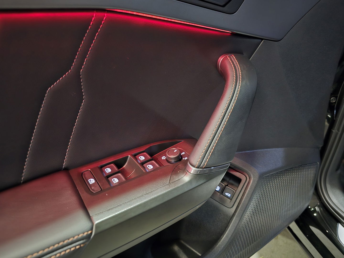 CUPRA Formentor 1.4 e-Hybrid Business Performance Panoramadak Trekhaak LM