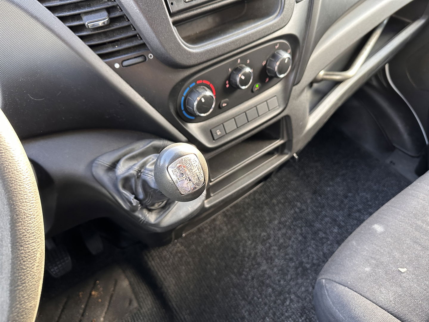 Iveco Daily 35S13V 2.3 352 H2 *REFRIGERATED-COMPARTMENT | AIRCO | CRUISE | AIRPRESSURE-SEAT | 3-PERS *