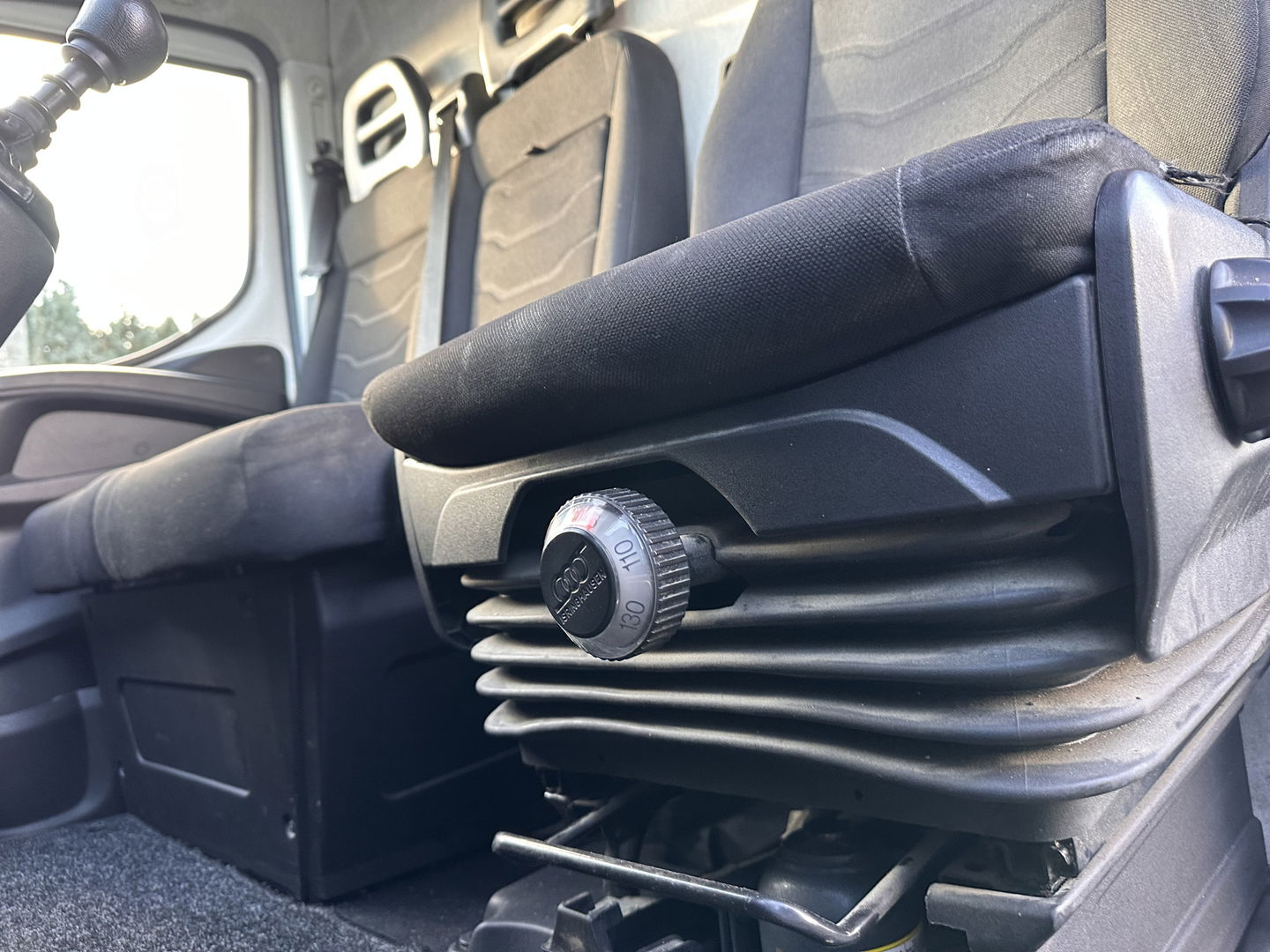 Iveco Daily 35S13V 2.3 352 H2 *REFRIGERATED-COMPARTMENT | AIRCO | CRUISE | AIRPRESSURE-SEAT | 3-PERS *
