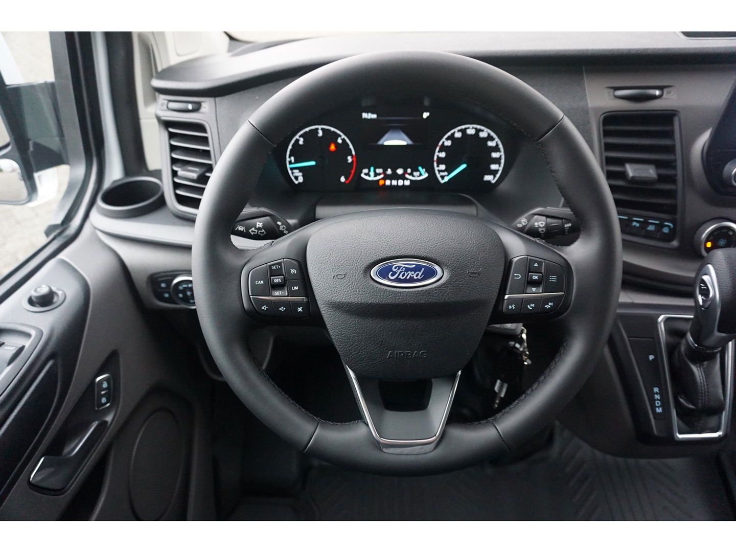 Ford Transit Custom 300L 130 PK Trend AUT BPM VRIJ! Airco, Cruise, Cam, Apple CP/Android A, Trekhaak!! NR. 105