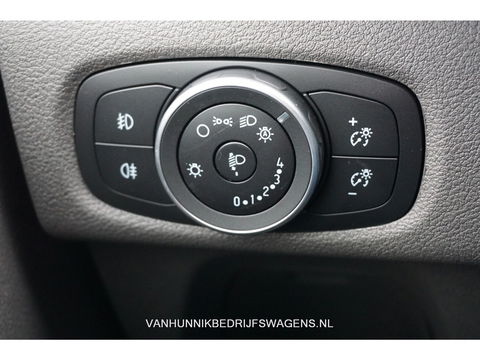 Ford Transit Custom 300L 130 PK Trend AUT BPM VRIJ! Airco, Cruise, Cam, Apple CP/Android A, Trekhaak!! NR. 105