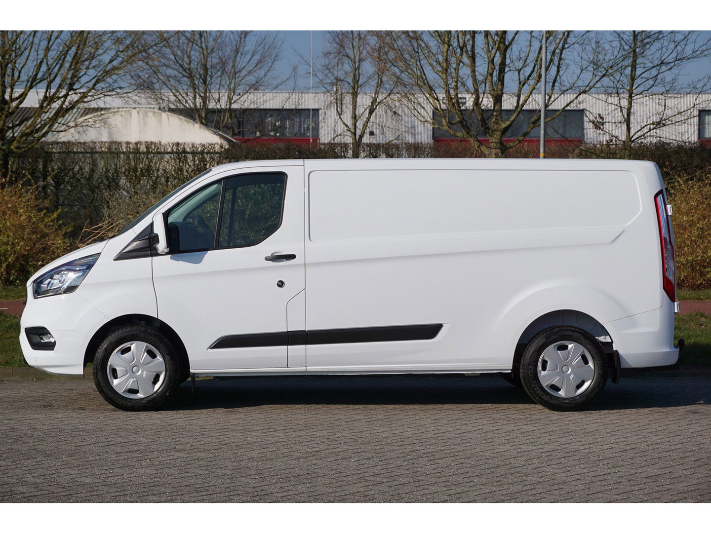 Ford Transit Custom 300L 130 PK Trend AUT BPM VRIJ! Airco, Cruise, Cam, Apple CP/Android A, Trekhaak!! NR. 105