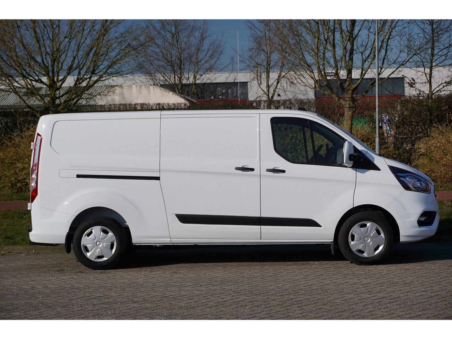 Ford Transit Custom 300L 130 PK Trend AUT BPM VRIJ! Airco, Cruise, Cam, Apple CP/Android A, Trekhaak!! NR. 105