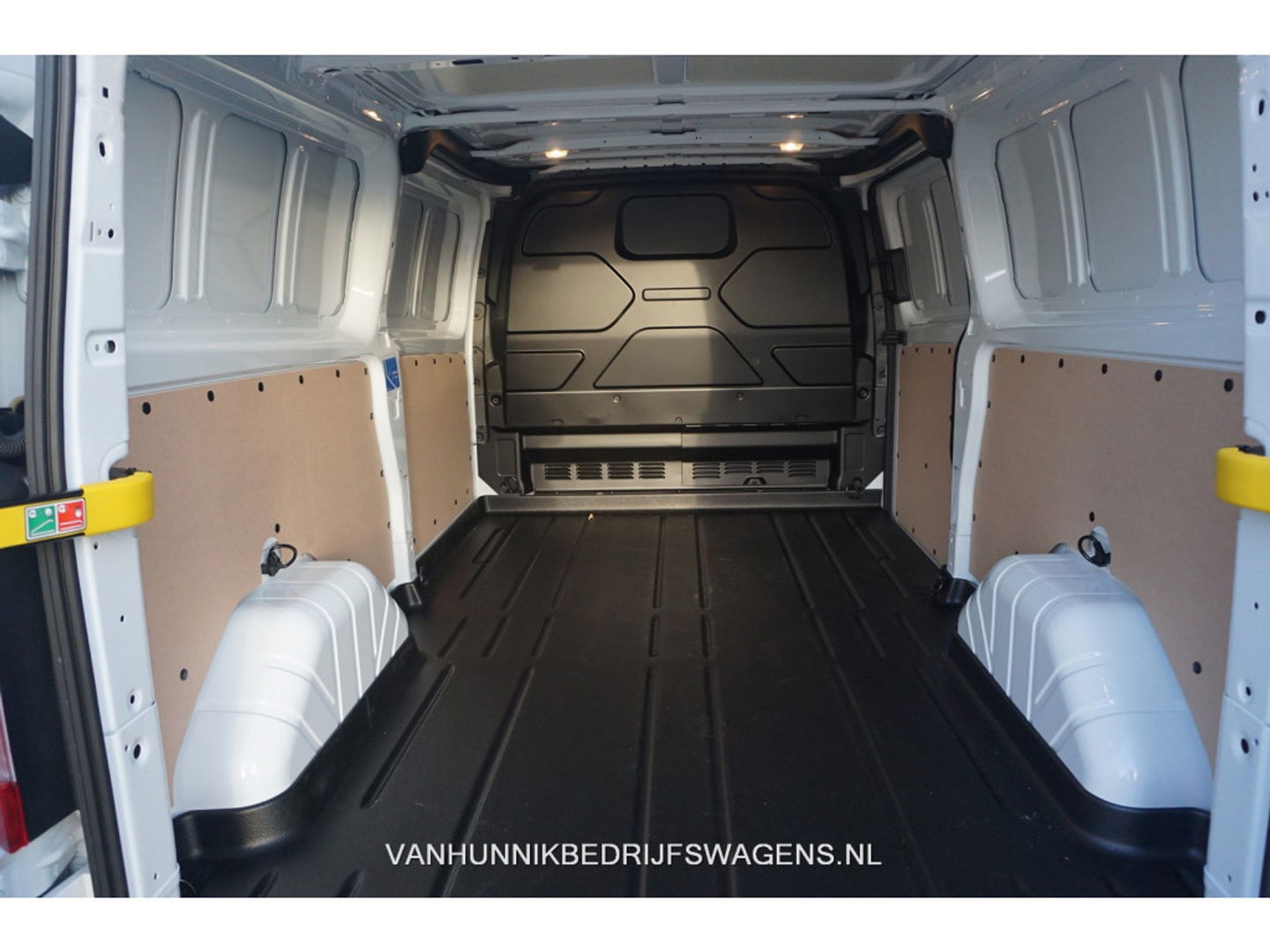 Ford Transit Custom 300L 130 PK Trend AUT BPM VRIJ! Airco, Cruise, Cam, Apple CP/Android A, Trekhaak!! NR. 105