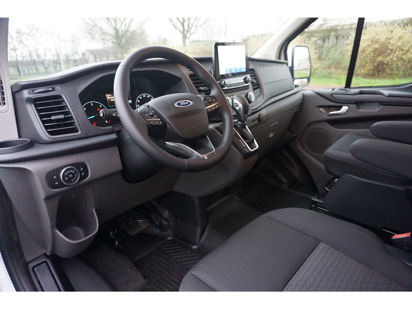 Ford Transit Custom 300L 130 PK Trend AUT BPM VRIJ! Airco, Cruise, Cam, Apple CP/Android A, Trekhaak!! NR. 105