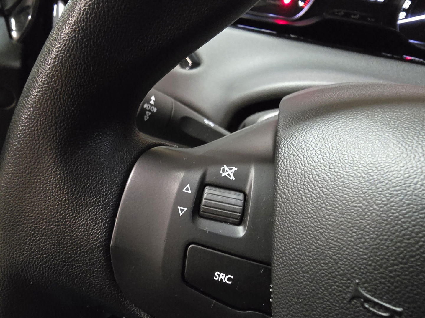 Peugeot 208 1.2 PureTech Blue Lion Navigatie Airco Telefoon PDC