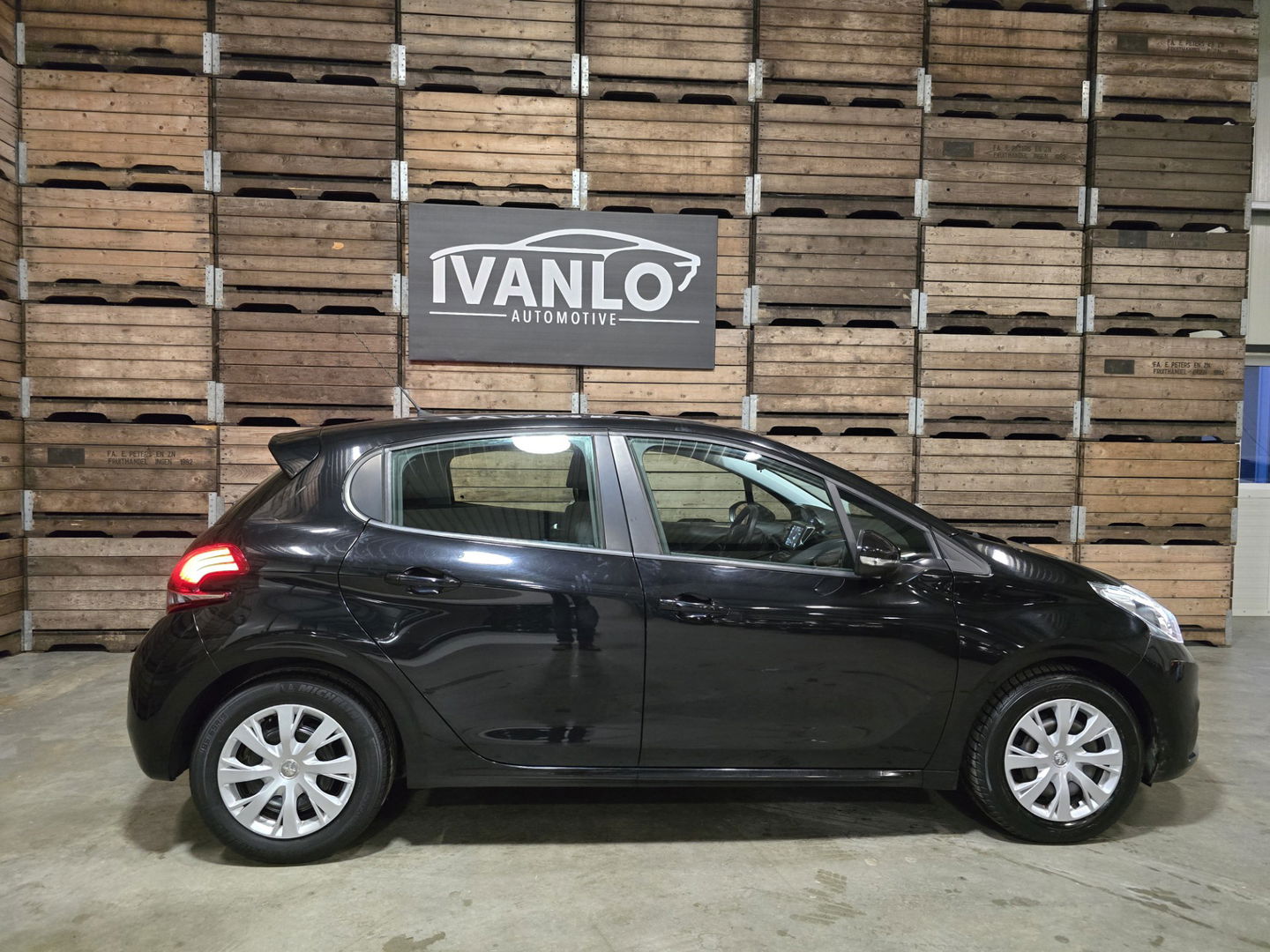 Peugeot 208 1.2 PureTech Blue Lion Navigatie Airco Telefoon PDC