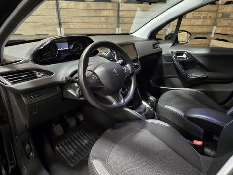 Peugeot 208 1.2 PureTech Blue Lion Navigatie Airco Telefoon PDC