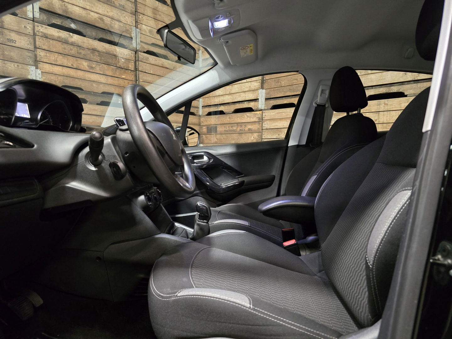 Peugeot 208 1.2 PureTech Blue Lion Navigatie Airco Telefoon PDC