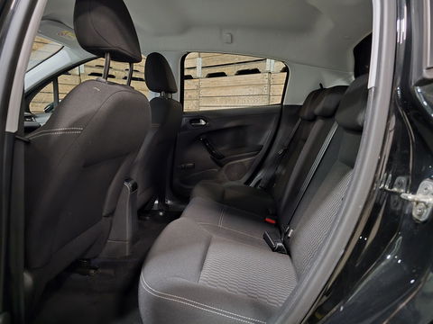 Peugeot 208 1.2 PureTech Blue Lion Navigatie Airco Telefoon PDC