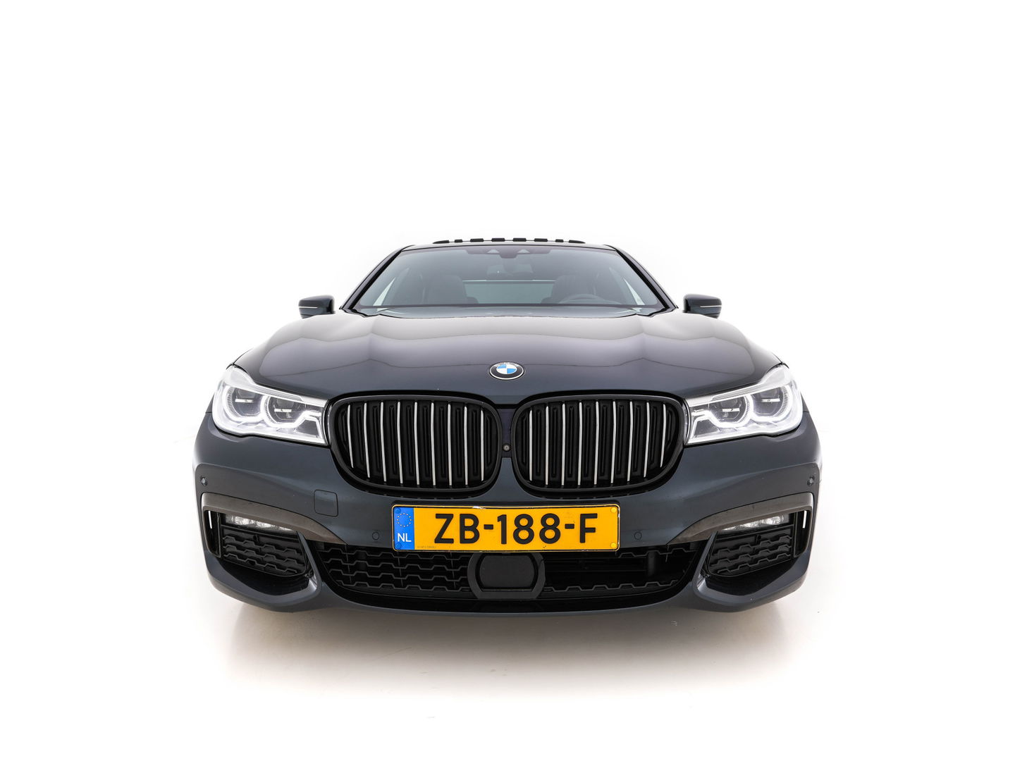BMW 7 Serie 730d xDrive High Executive M-Sportpack Aut. *PANO | NAPPA-FULL-LEATHER | HARMAN/KARDON-SURROUND | SOFT-CLOSE | HEAD-UP | ADAPT.CRUISE | FULL-LED | MEMORY-PACK | SURROUND-VIEW | DIGI-COCKPIT | BLIS | DAB+ | AMBIENT-LIGHT | 20''ALU*