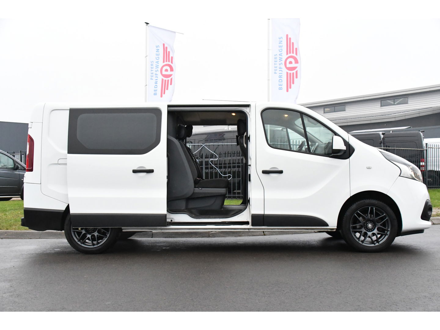 Renault Trafic 1.6 dCi T29 L2H1 DC PB Edition Camera, Sensoren, NAVI, 145PK, 2 x Schuifdeur, Multimedia, UNIEK!