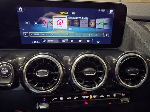 Mercedes-Benz GLA 250 e AMG Line Pano Led Mountaingrau Navi Clima Cruise 19"LM