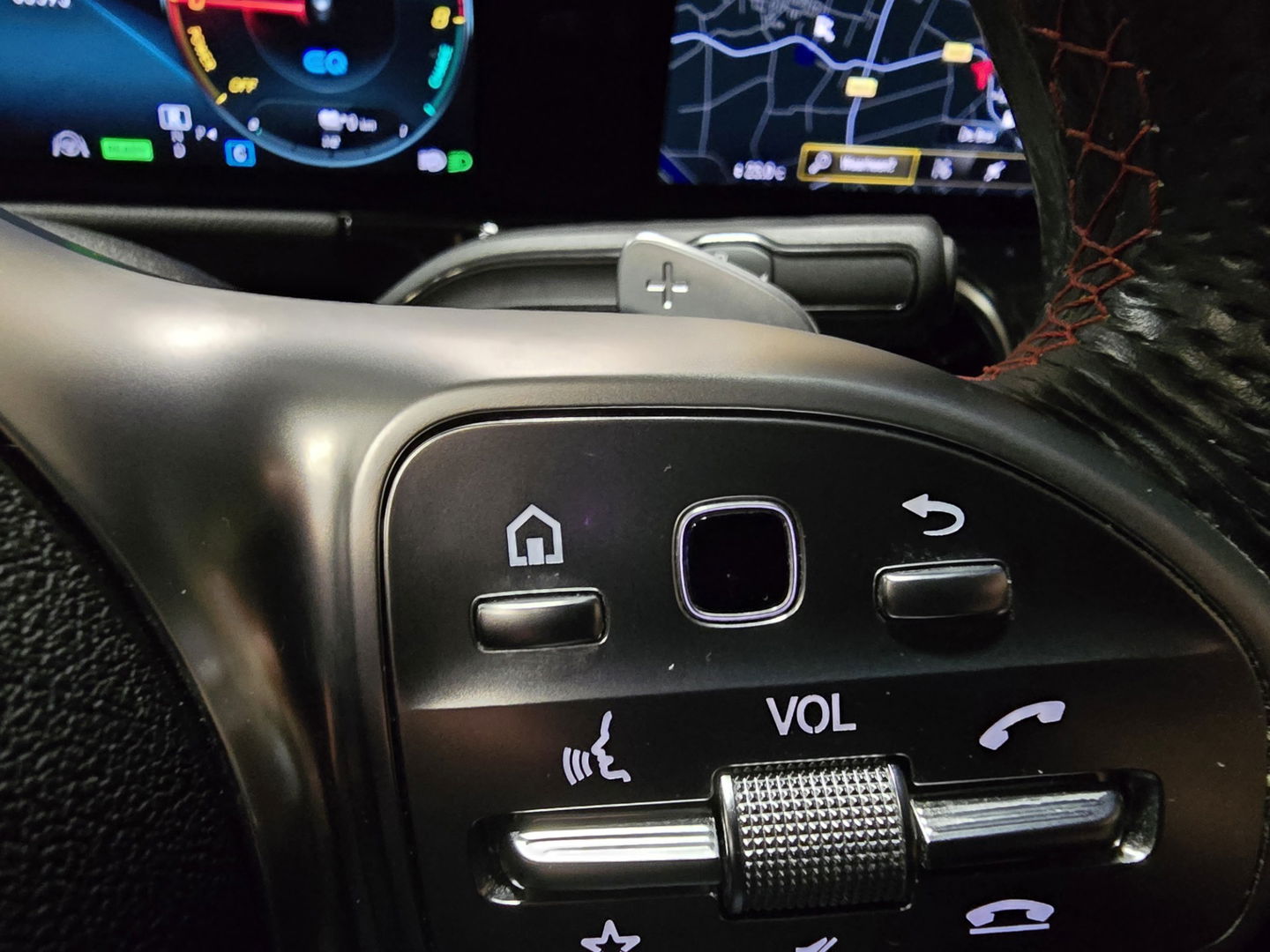 Mercedes-Benz GLA 250 e AMG Line Pano Led Mountaingrau Navi Clima Cruise 19"LM