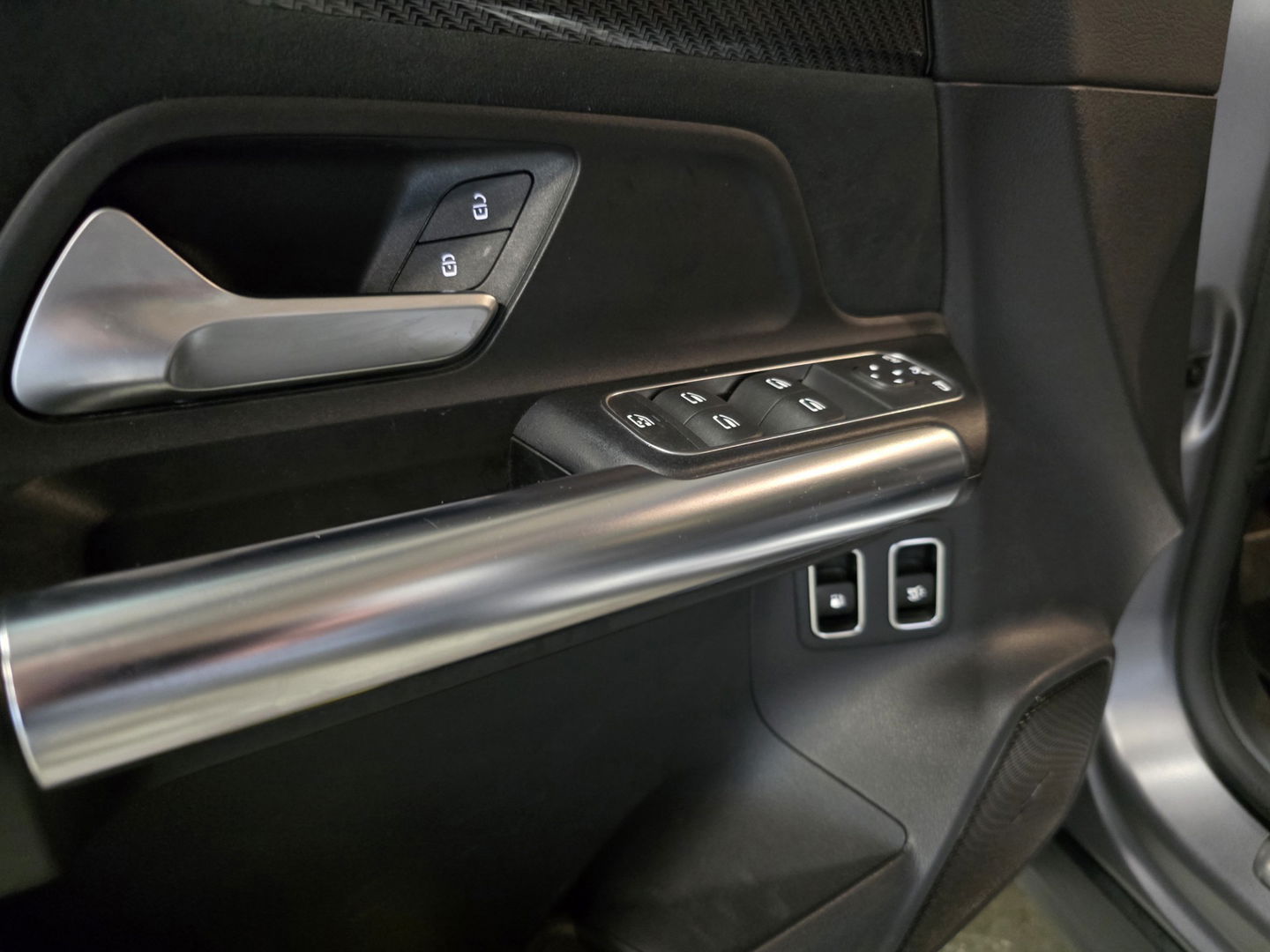 Mercedes-Benz GLA 250 e AMG Line Pano Led Mountaingrau Navi Clima Cruise 19"LM