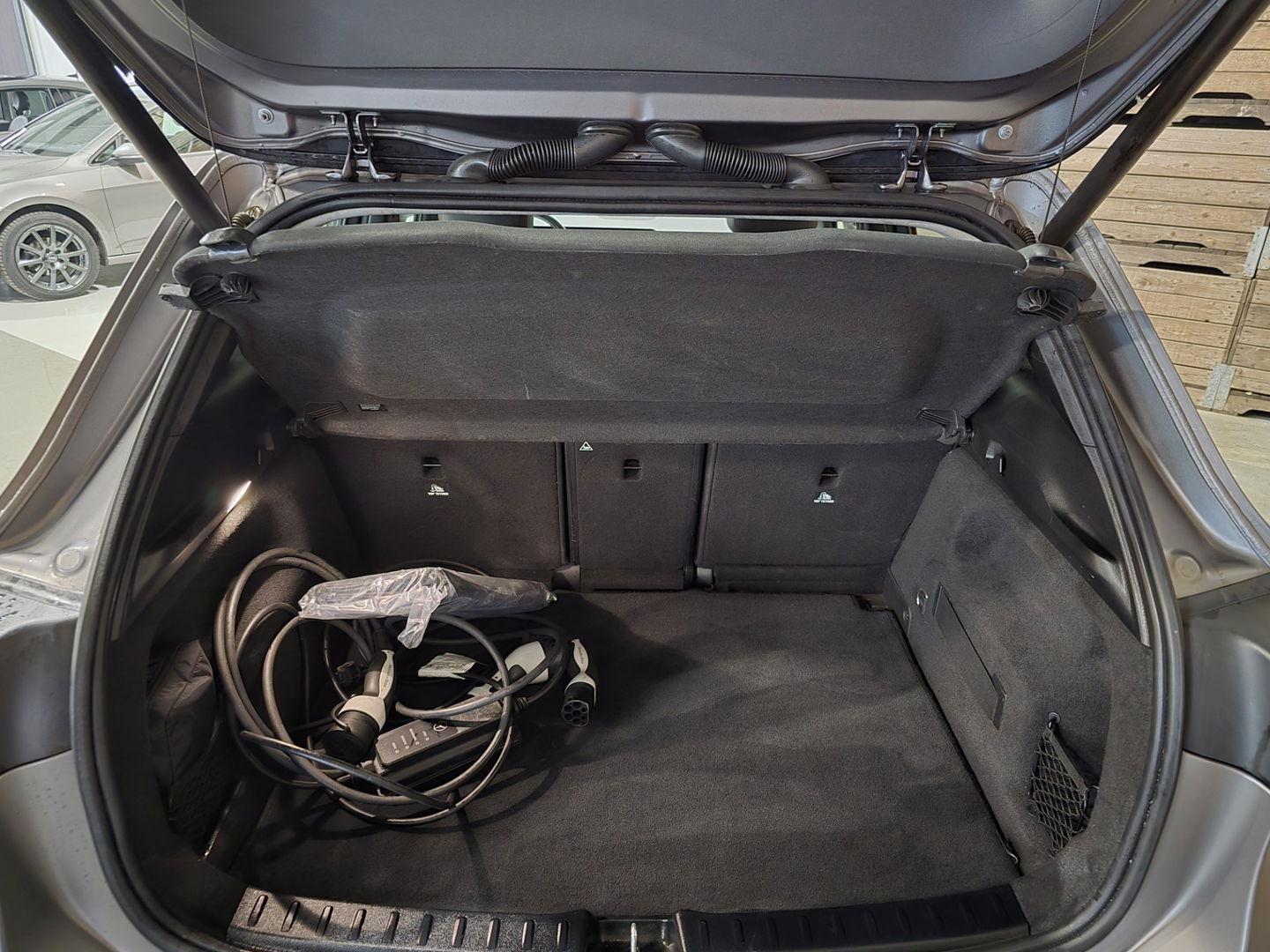 Mercedes-Benz GLA 250 e AMG Line Pano Led Mountaingrau Navi Clima Cruise 19"LM