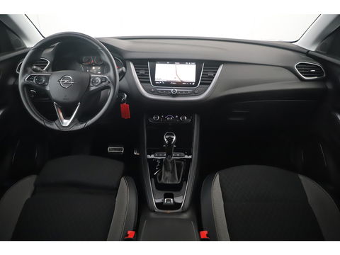 Opel Grandland X 1.2 Turbo Innovation 131PK Trekhaak Navigatie Carplay Android Camera Clima Cruise 18 inch LMV Rijstrooksensor