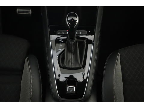Opel Grandland X 1.2 Turbo Innovation 131PK Trekhaak Navigatie Carplay Android Camera Clima Cruise 18 inch LMV Rijstrooksensor