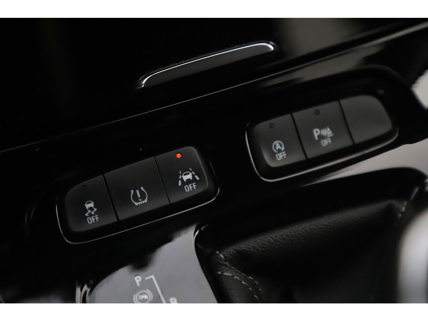 Opel Grandland X 1.2 Turbo Innovation 131PK Trekhaak Navigatie Carplay Android Camera Clima Cruise 18 inch LMV Rijstrooksensor