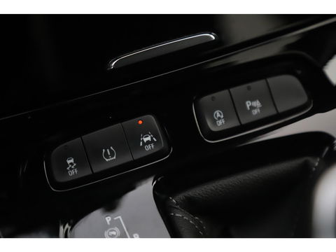 Opel Grandland X 1.2 Turbo Innovation 131PK Trekhaak Navigatie Carplay Android Camera Clima Cruise 18 inch LMV Rijstrooksensor