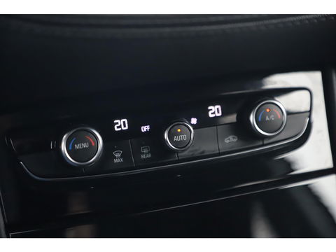 Opel Grandland X 1.2 Turbo Innovation 131PK Trekhaak Navigatie Carplay Android Camera Clima Cruise 18 inch LMV Rijstrooksensor